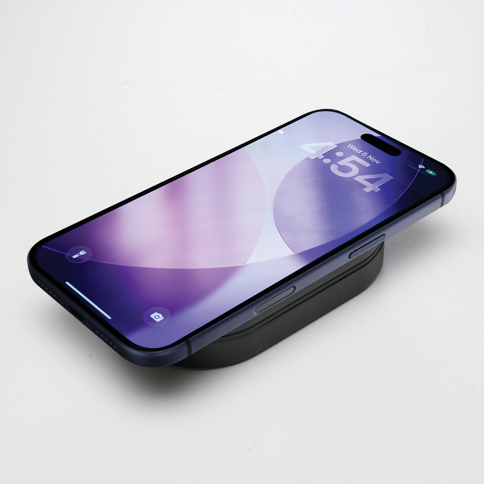 Picture of NOVA 22.5W 3-in-1 Magnetic Desk Charger